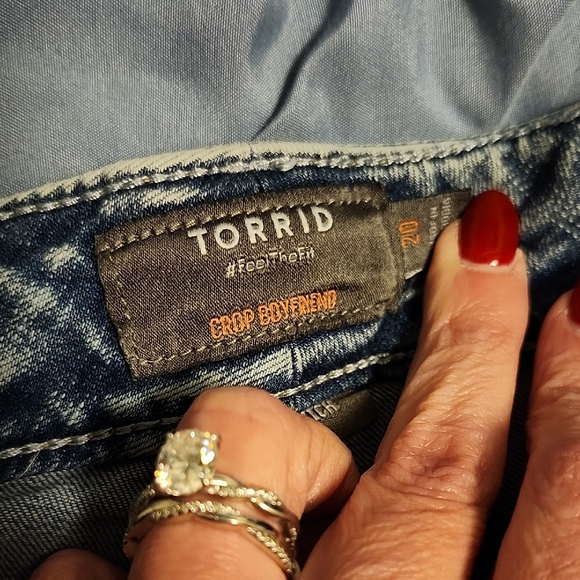 Torrid Medium Wash Straight Leg Jeans - Picture 3 of 7